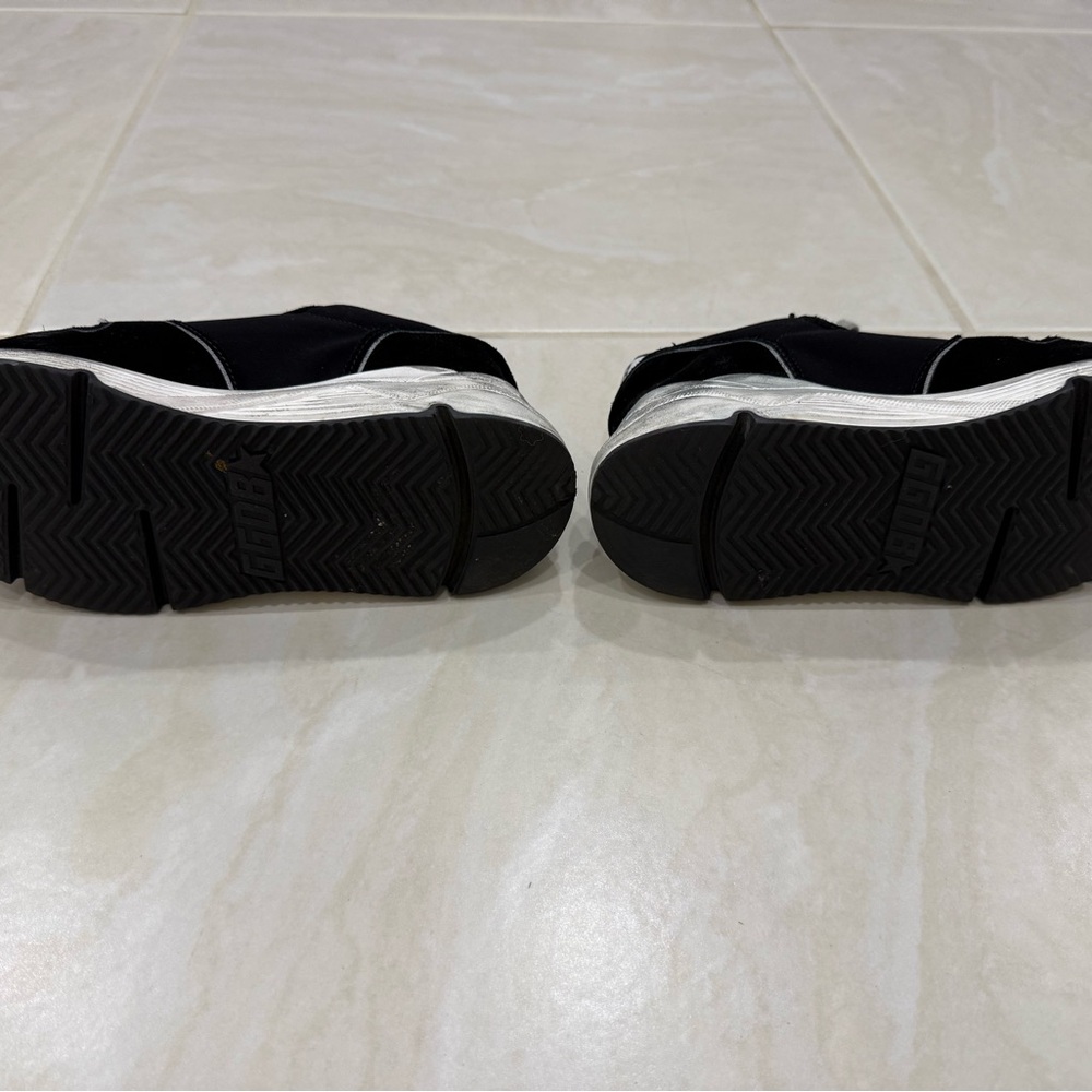 Golden Goose women’s sneakers, excellent condition.  Size 6.5 - Picture 5 of 5